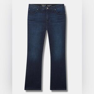 Torrid sky high kick boot super soft jeans dark wash women’s size 16 tall